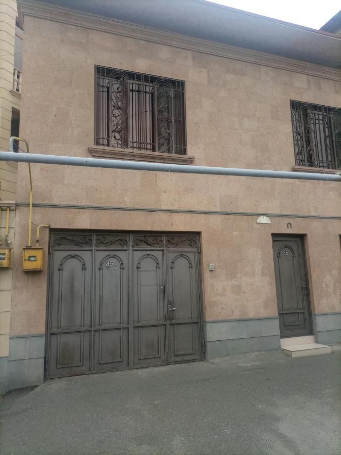 Hero Hostel 耶烈万 外观 照片